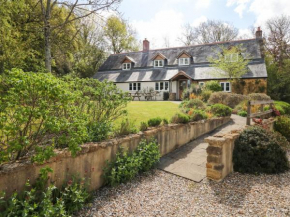 Marles Farmhouse, Pineapple Lane